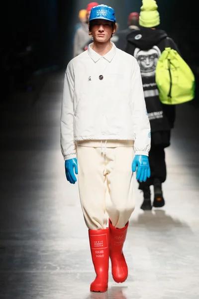 Look 25